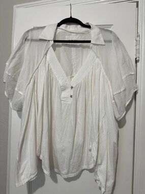 We the Free/Free People flowy soft white top!